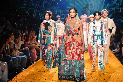 Bangkok Fashion Week: การรวมตัวของศิลปินและนักออกแบบจากทั่วโลกที่ทำให้คนไทยชื่นชมความงามของงานฝีมือไทย